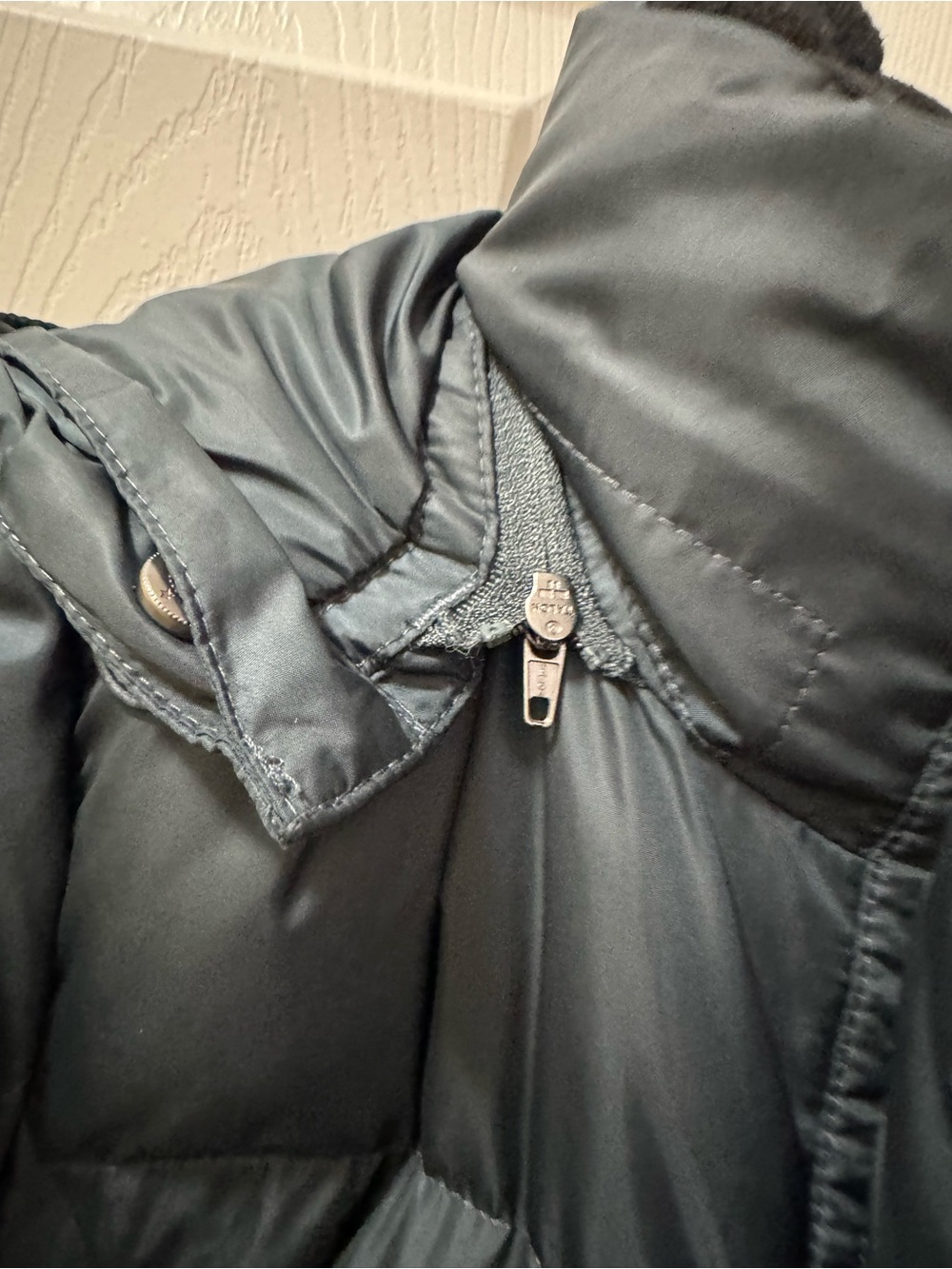 Eddie Bauer Womens Lodge
Down Duffle Coat Puffer Parka
Size SP - Picture 12 of 14